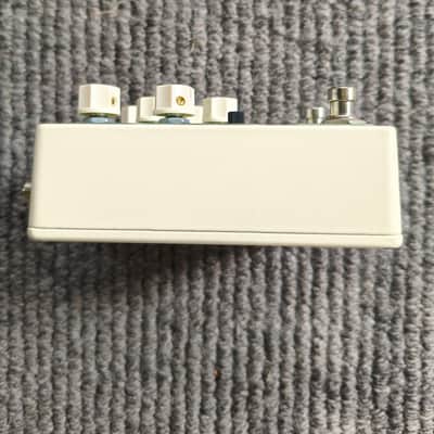 Pepers' Pedals Green Pepers preamp 2024 - Cream image 3