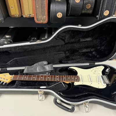 Fender VG Stratocaster 100% Functional Very Cool Guitar! (77) image 6