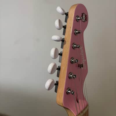 Squier Hello Kitty Stratocaster 2024 - Present - Pink image 10