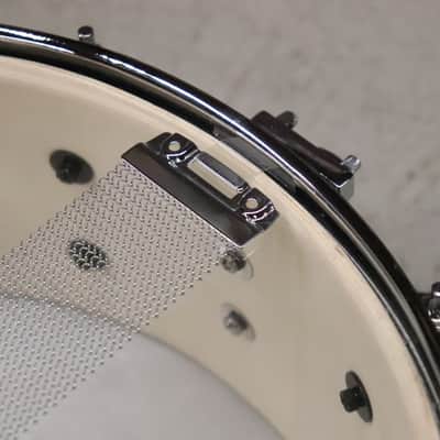 Pearl Roadshow 5.5 X 14" Snare Drum Black image 12