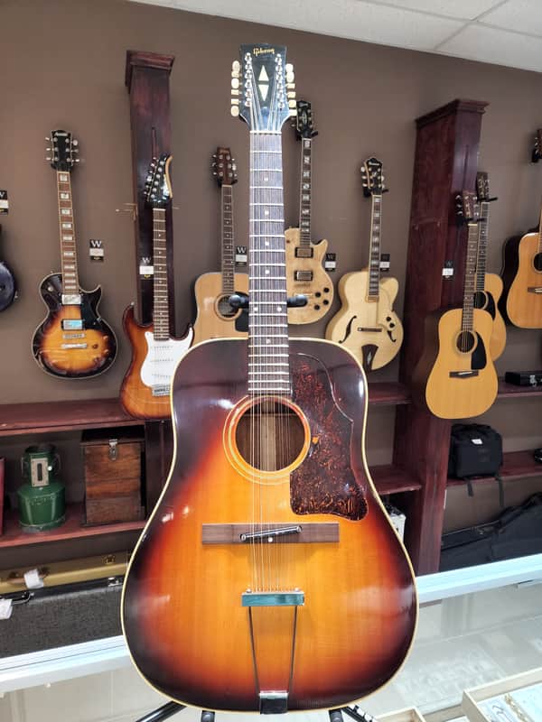 Gibson B-45-12 1958 - 1968 Sunburst