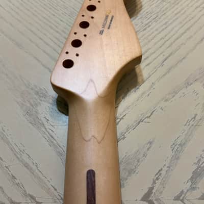Fender Standard Series left hand Stratocaster Pao Ferro Neck 2022 - Maple satin image 5