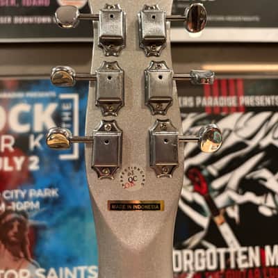 Silvertone 1303/U2 Reissue 2010s - Silverburst image 7