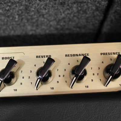 EVH 5150 Iconic 40 Watt EL34 1x12 Guitar Amplifier Combo Black image 4