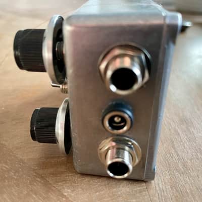 .PSHC pdls. Zombie Vox Pedal Theremin Simulator + Fuzz - Silver image 2