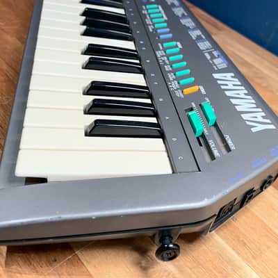 Yamaha SHS-10 Keytar - Gray w/ Power Supply image 4