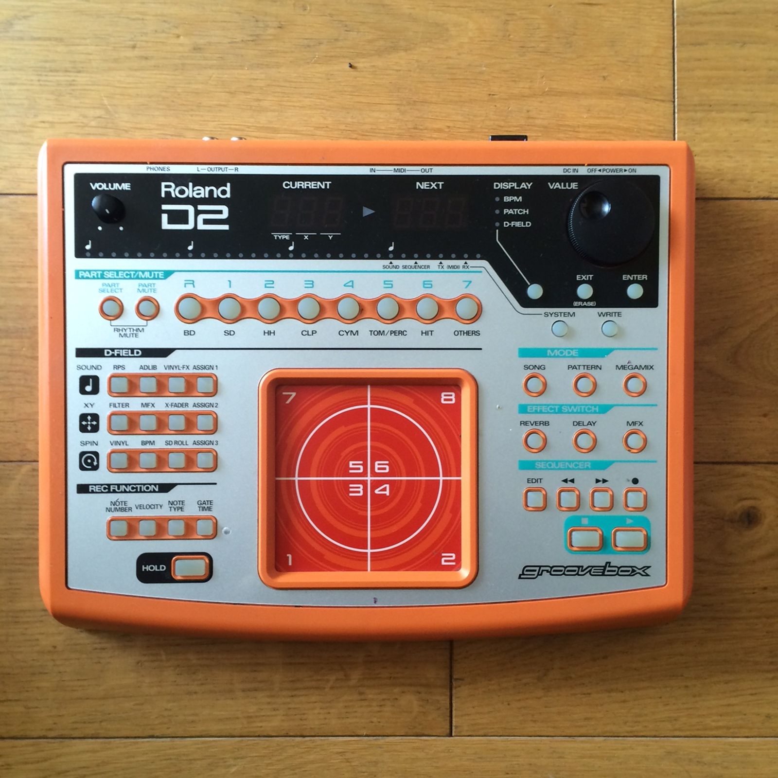 楽器 Roland Groovebox D2 Roland D2 Groovebox | Reverb