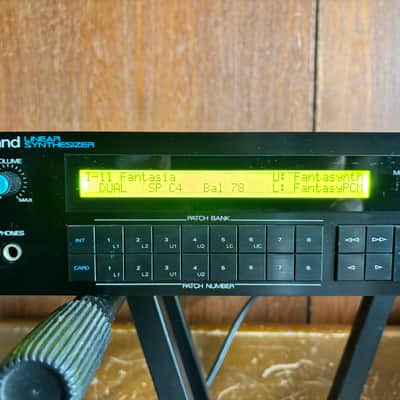 Roland D-550 LINER SYNTHESIZER New internal battery & Display D-50 rack version image 3