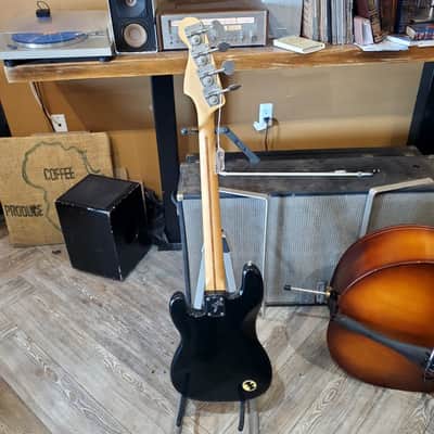 Fender Precision Bass with Maple Fretboard 1970 - 1983 - Black image 5