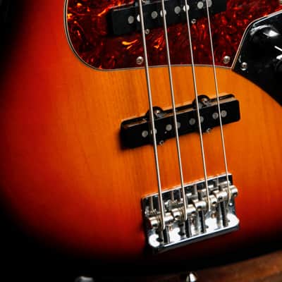 Fender American Standard Jazz Bass 3-Colour Sunburst 2008 Pre-Owned image 8