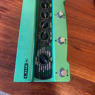 Line 6 DL4 MkII 2022 - Present - Green / Black image 1