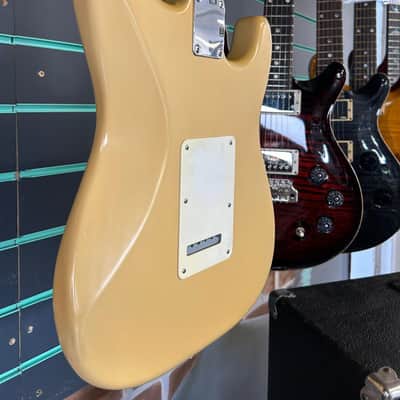 Fender Highway One Stratocaster Honey Blonde 2007 Left Handed Electric Guitar image 11