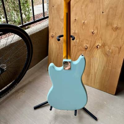 Squier Classic Vibe 60's Mustang Electric Guitar Loaded w/ SD Pickups, Sonic Blue image 2