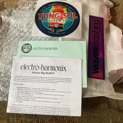 Electro-Harmonix Deluxe Big Muff Pi Distortion / Sustainer 2014 - Present - Black / Red image 3