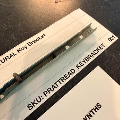 Immagine ORIGINAL Pratt Read Replacement NATURAL Key Bracket (J-Wire Keybeds) for ARP 2500/2600, Moog Minimoog, Oberheim OBX/OBXa/OB8, Sequential Prophet-5/10, PPG Wave 2.2 and more - 5