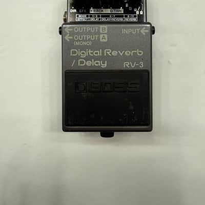 Boss Roland RV-3 Digital Reverb / Delay Stereo Vintage Guitar Effect Pedal