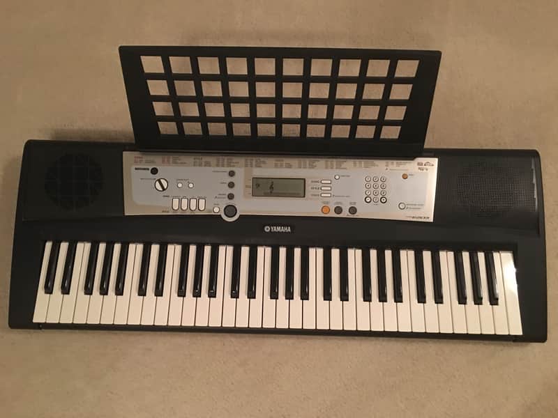 Yamaha PSR-E203 2003 Black & Silver | Reverb