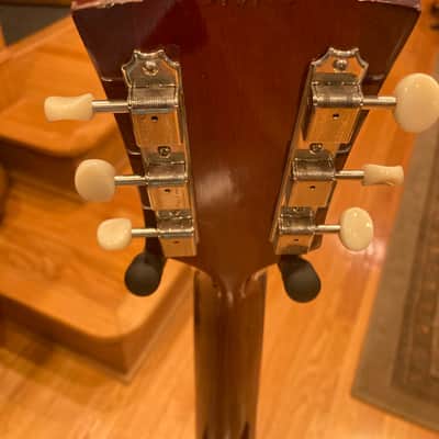 Guild M-65 Freshman 70’s - Burgundy/ Red image 2