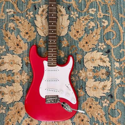 Squier Affinity Series Stratocaster with Rosewood Fretboard 2016 - 2018 - Race Red image 5