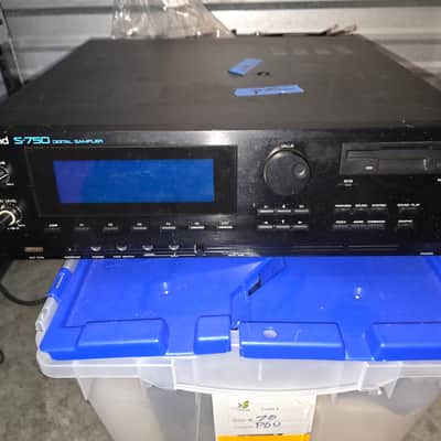 Roland S-750 Digital Sampler