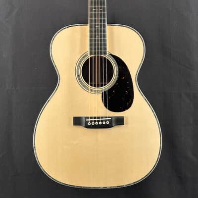 Martin Custom Shop 000 in Figured Black Walnut with Italian Alpine Spruce Top image 3