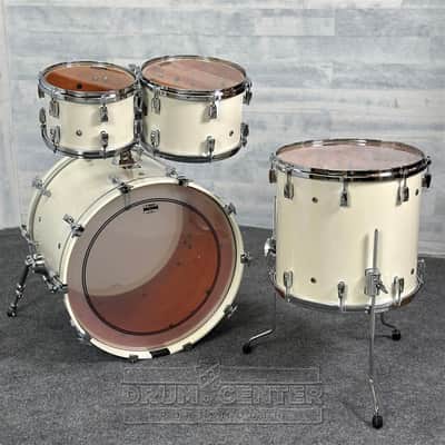 Yamaha Absolute Hybrid Maple 4pc Drum Set Polar White image 4