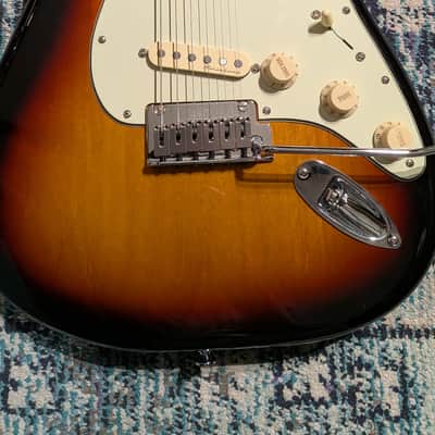 Fender Player Plus Stratocaster with Maple Fretboard 2021 - Present - 3-Color Sunburst image 2