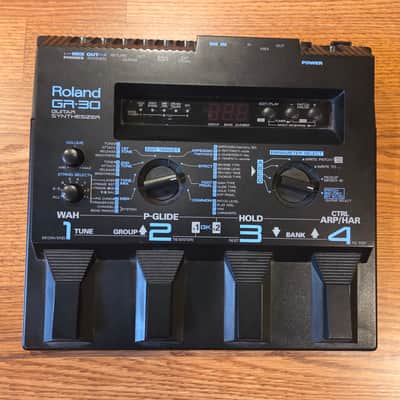 Roland GR-30 Guitar Synthesizer 1996 - 2000 - Black