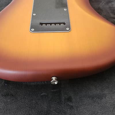Fender Performer 2024 - Spruce - Honey Burst image 7