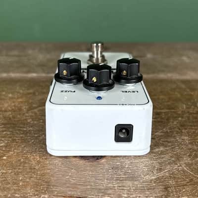 Keeley Moon Op Amp Fuzz Limited Edition - Moon Glow 2022 - White / Glow-in-the-Dark image 7