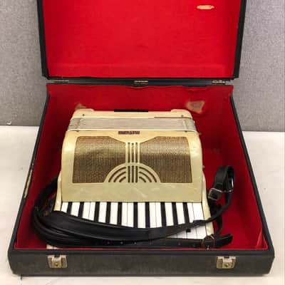 Camerano 25 Key Beginner Accordion - Made in Italy - 1960’s - Mother of Pearl Finish image 2