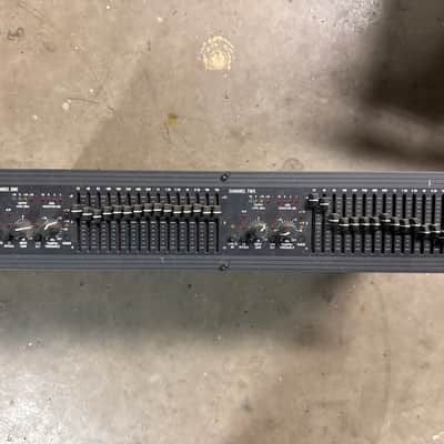 dbx 2215 Dual Channel 15-Band EQ/Limiter with Type III Noise Reduction 2010s - Black image 1