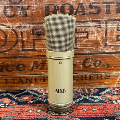 MXL 1006 Large Diaphragm Condenser Microphone #1 w/ Clip & Bag image 2