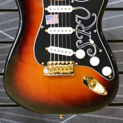 Fender Stevie Ray Vaughan Stratocaster - 3-Colour Sunburst - Incl Vintage-Style Tweed Case image 6
