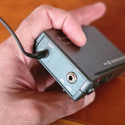 Sennheiser 🎤 Sennheiser ew100 SK 100 Bodypack Transmitter | UHF | 790–822 MHz | 3.5mm | Belt Clip image 8