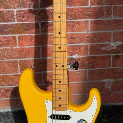 Fender Stratocaster International Color 1980 - a screamin Graffiti Yellow Ltd. Run Strat ! image 7
