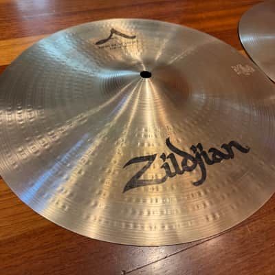 Zildjian 14" A Series New Beat Hi-Hat Cymbals (Pair) 2013 - Present - Traditional image 2