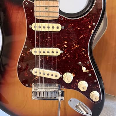 Fender Custom Shop 2011 Custom Deluxe Stratocaster image 3