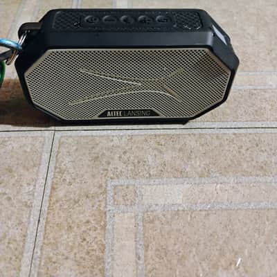 Altec Lansing Magnetic Bluetooth Speaker image 3