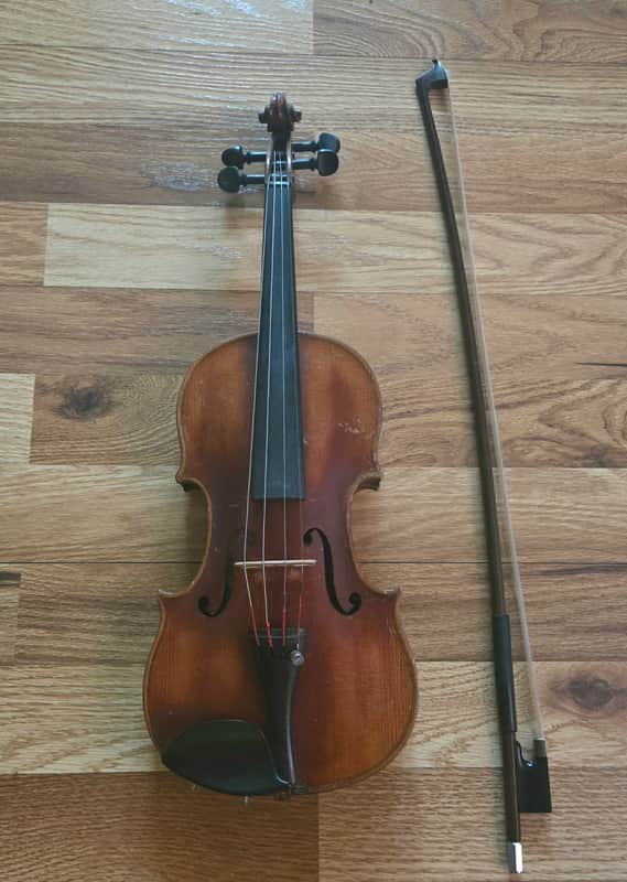 Vintage 1920's John Juzek 1/4 size violin with bow image 1