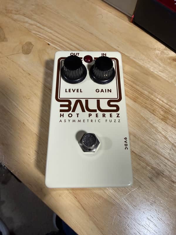 Balls Effects Hot Perez - Assymetric Fuzz 2025 - cream image 1