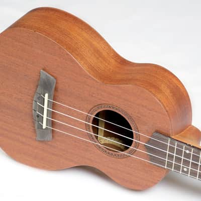 Strinberg 22" Concert Ukulele UK06C - Natural Satin + Gigbag image 2
