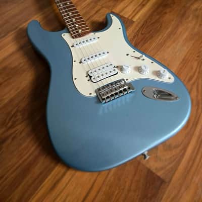 Fender Stratocaster MIM circa 2000 - Lake Placid Blue image 1
