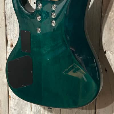 Excellent Washburn XB-600 Emerald Green 6 String Electric Bass image 10