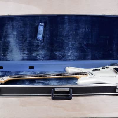 Yamaha SB-2A Flying Samurai Bass MIJ 1968 Peal White Vintage Made in Japan w/ Hard Case image 2