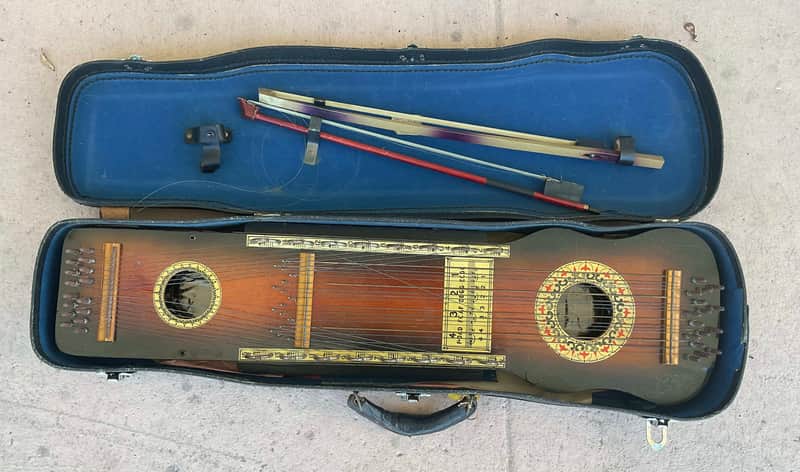 Manufacturers Advertising Co.- Ukelin- 1925- Tobacco Burst w/ Bows & Case image 1
