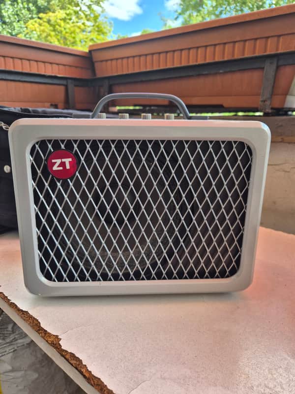 ZT Amplifiers Lunchbox