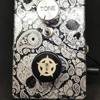 Flattley Guitar Pedals Revolution - Dynamic Overdrive Pedal Black/Silver Skulls Blue LED Halo image 1