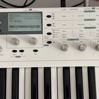 Waldorf Blofeld Keyboard 49-Key Synthesizer 2009 - Present - White image 4