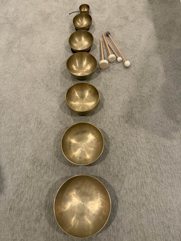 Meinl SB-SET-CHA Sonic Energy Singing Bowl Chakra 7pc Set - Bronze Alloy Bild 1